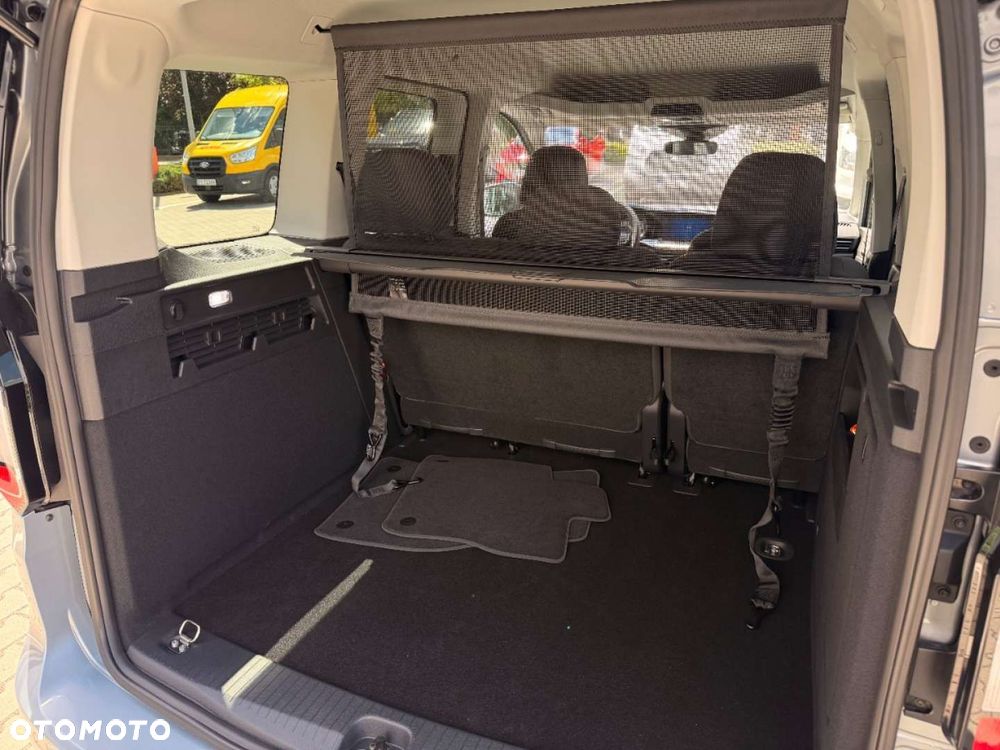 Ford Tourneo Connect - 32