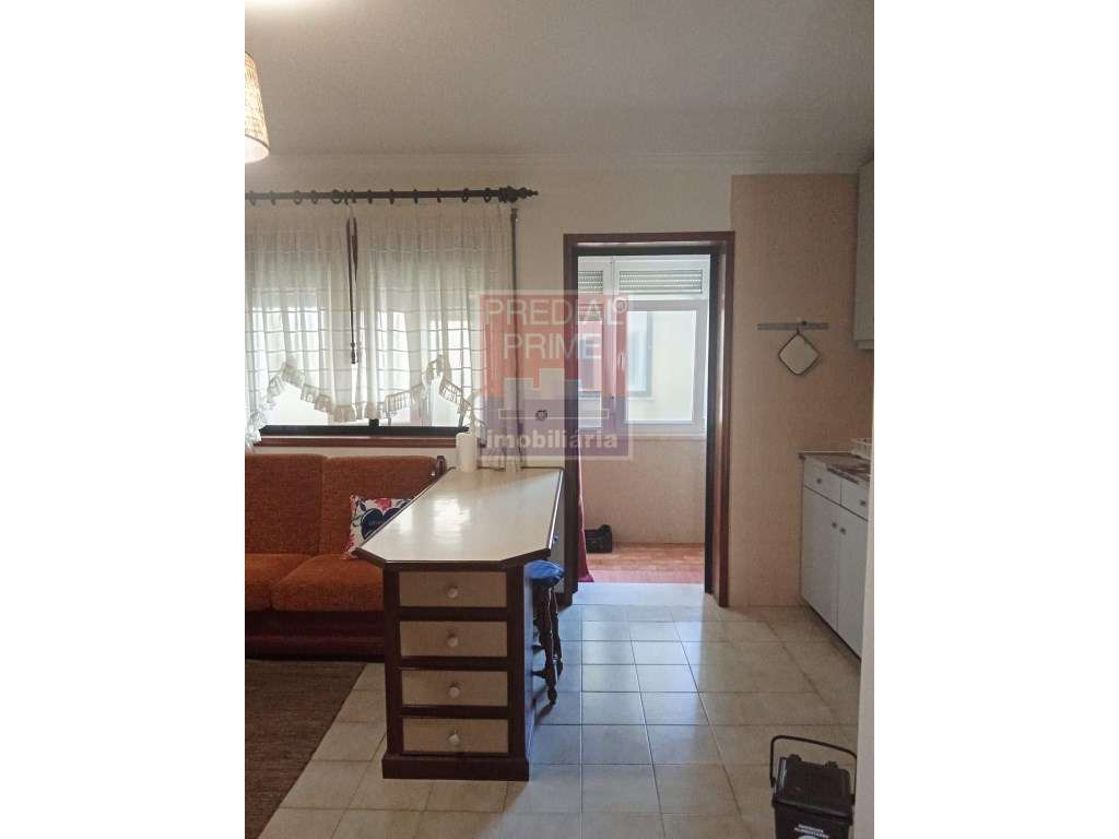 APARTAMENTO T1 NO FURADOURO - Grande imagem: 4/17
