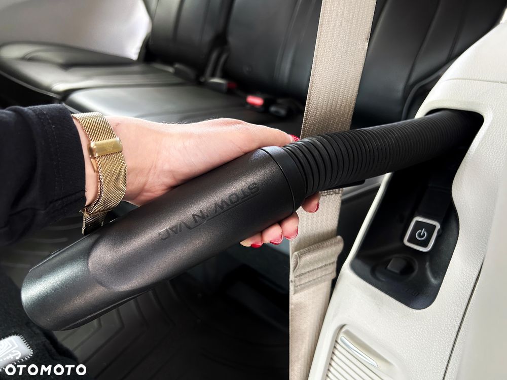 Chrysler Pacifica - 16