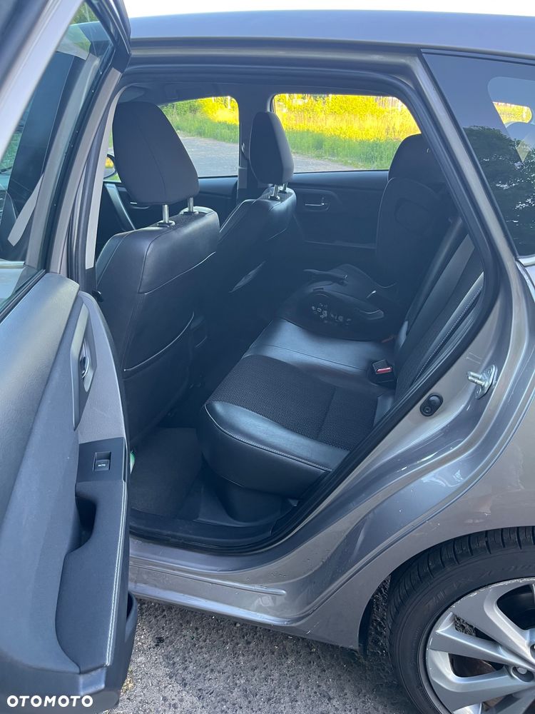 Toyota Auris 1.8 HSD Prestige NAVI - 12