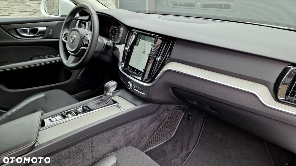 Volvo V60 Cross Country D4 AWD Geartronic - 26