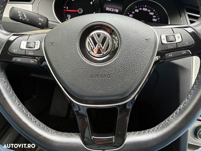 Volkswagen Passat 1.6 TDI Comfortline - 9