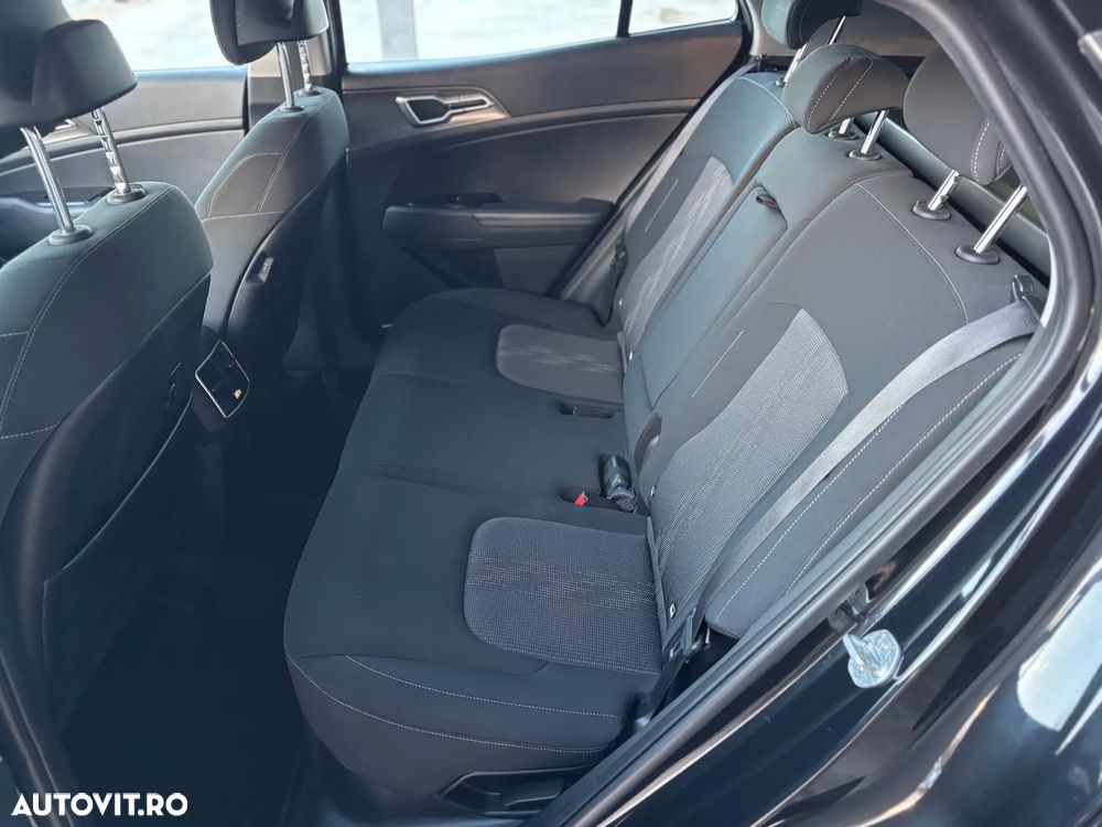 Kia Sportage 1.6 T-GDI MHEV 7DCT HP 4x2 Business Line - 36