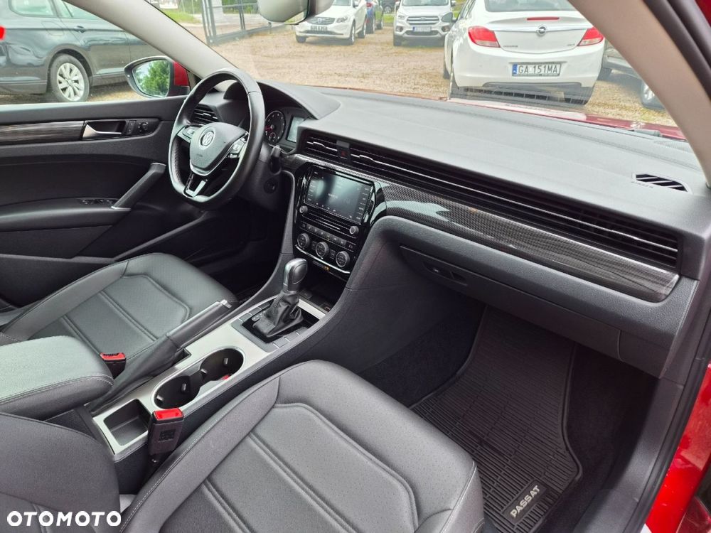 Volkswagen Passat - 22