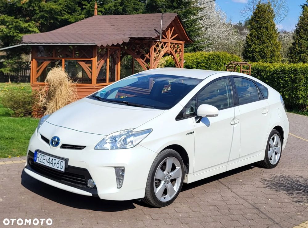 Toyota Prius (Hybrid) - 2