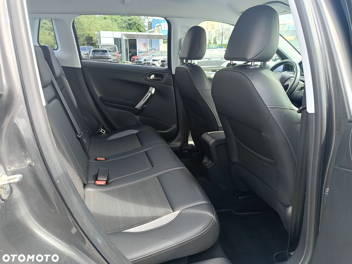 Peugeot 2008 1.5 BlueHDi Allure - 8