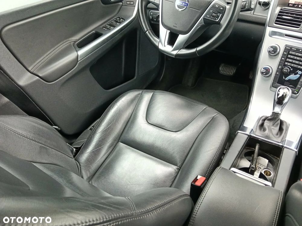 Volvo XC 60 D3 Geartronic Summum - 26