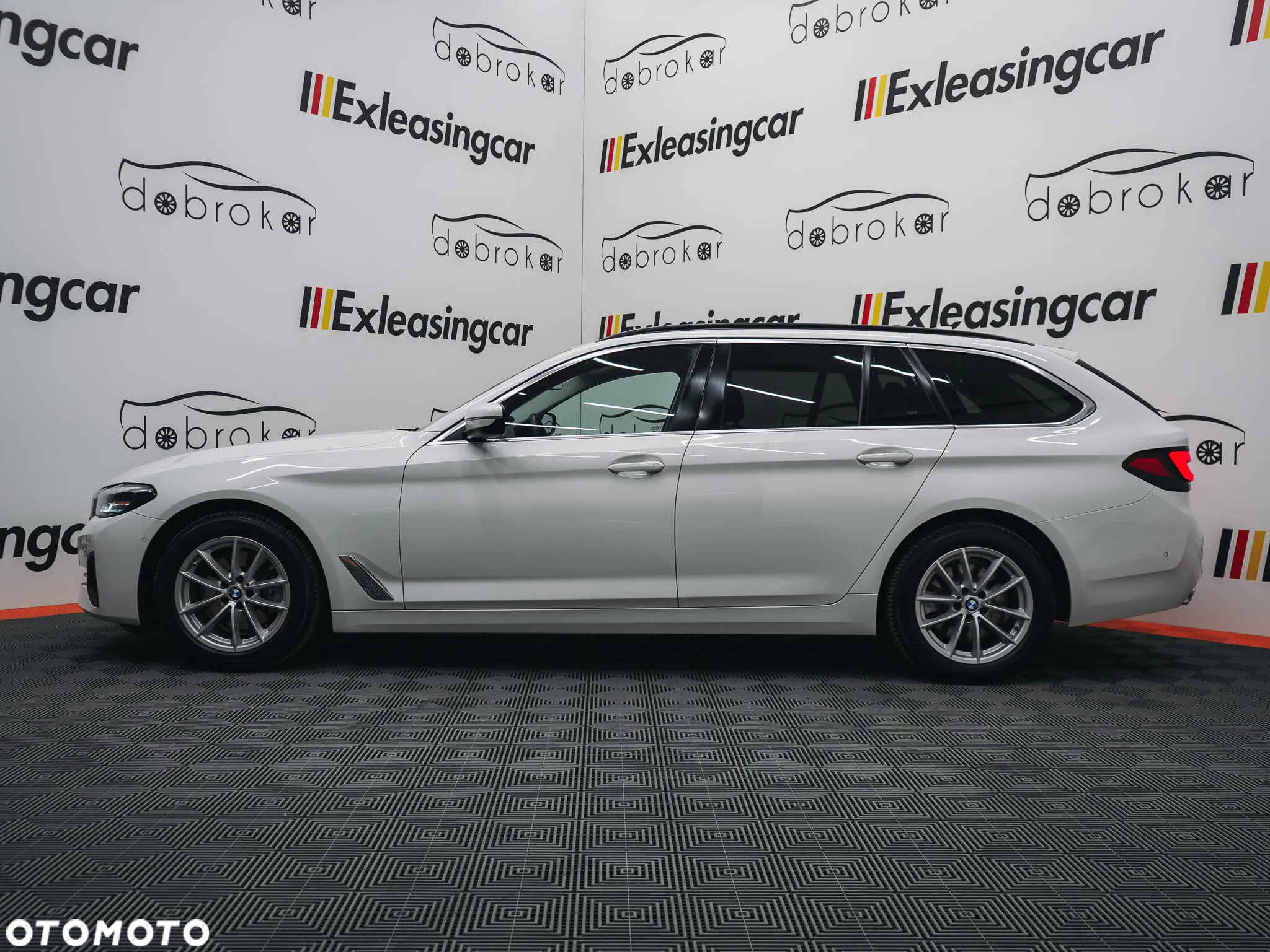 BMW Seria 5 520d Touring - 8