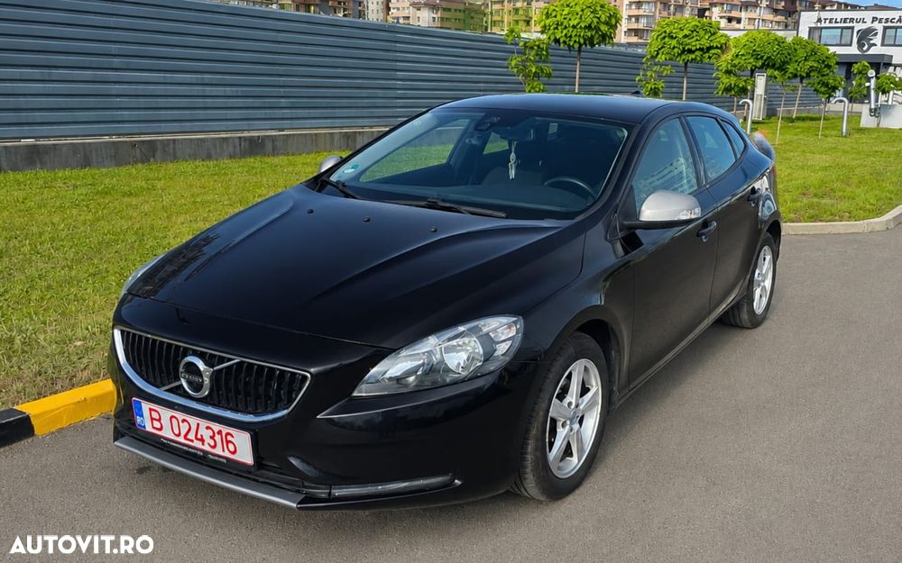 Volvo V40 D2 Momentum - 1