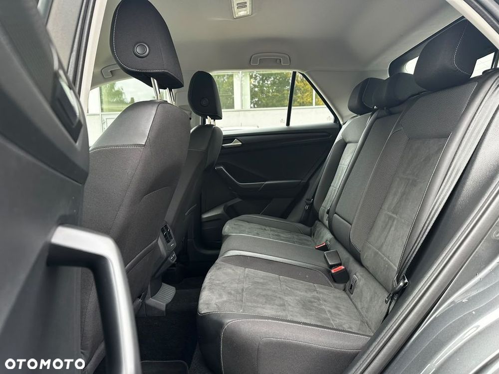 Volkswagen T-Roc - 21