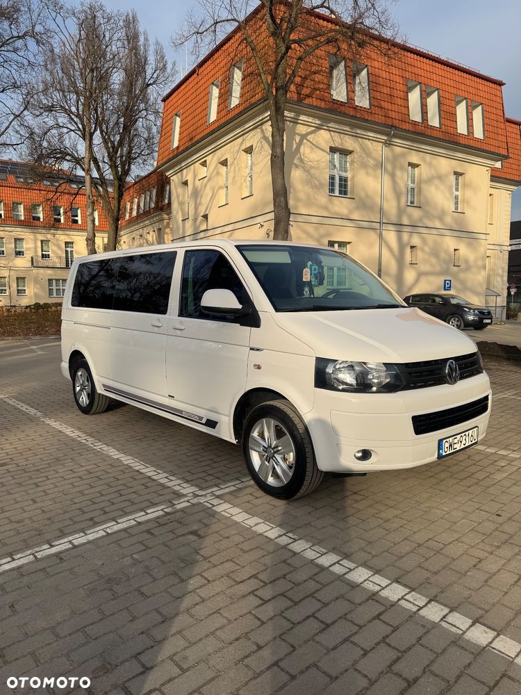 Volkswagen Caravelle - 9