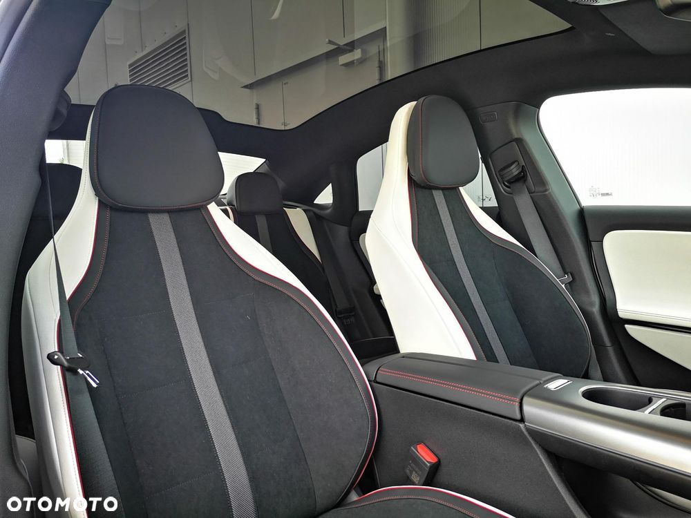 Mercedes-Benz CLA 220 mHEV 4-Matic 8G-DCT - 11