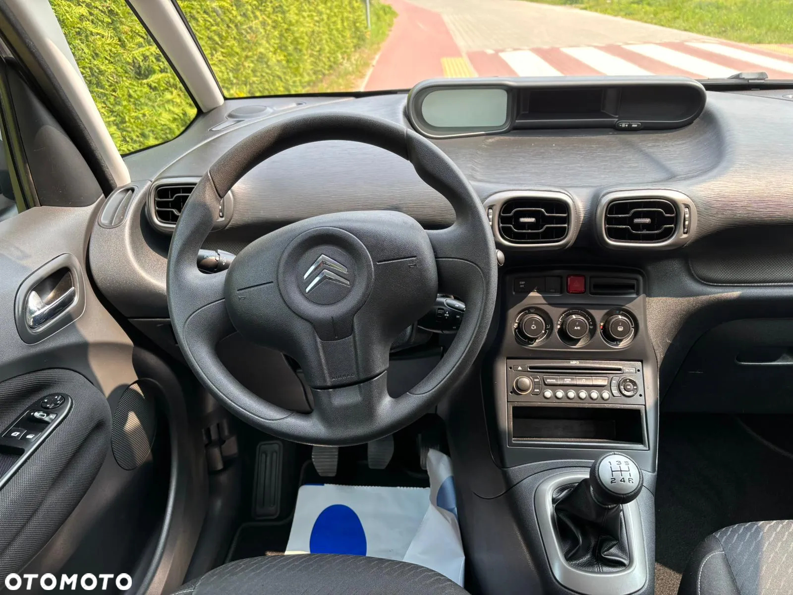 Citroën C3 Picasso 1.4i Attraction - 13
