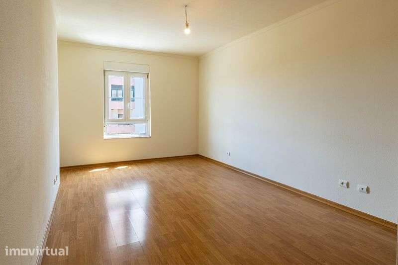 T3 Luminoso com 2 Varandas, Garagem e Arrecadação - Grande imagem: 2/11