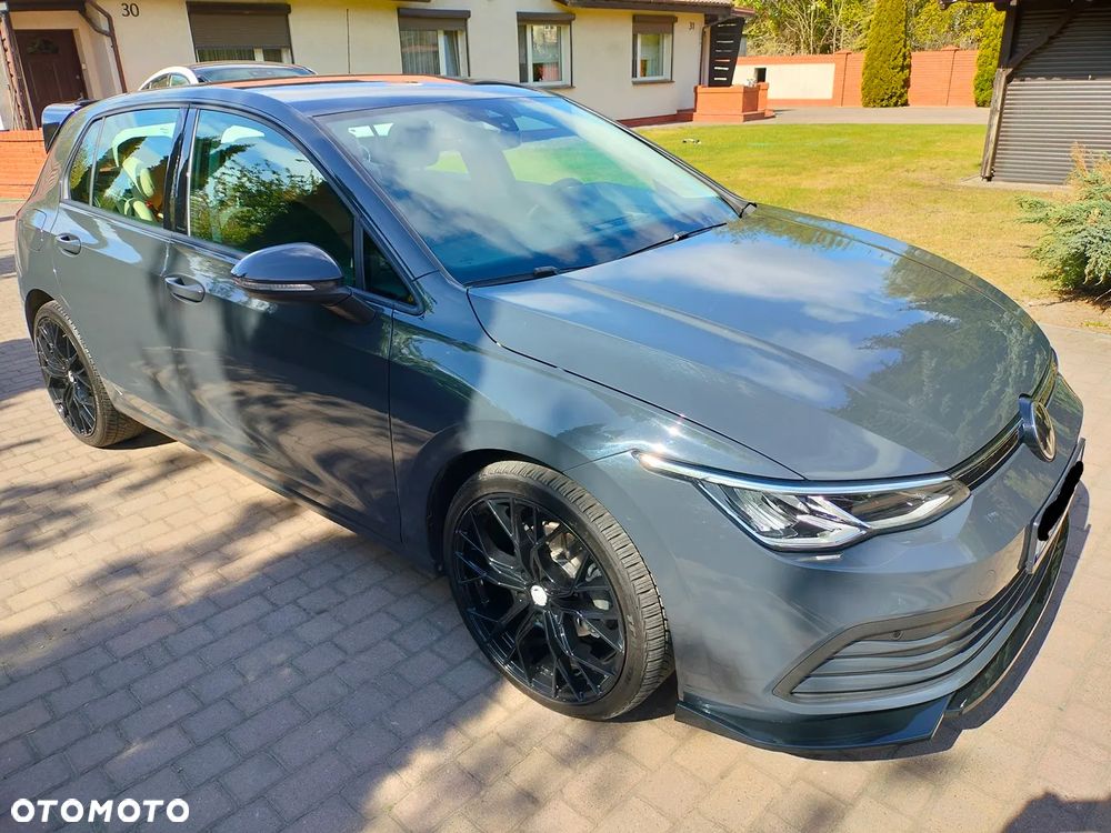 Volkswagen Golf - 8