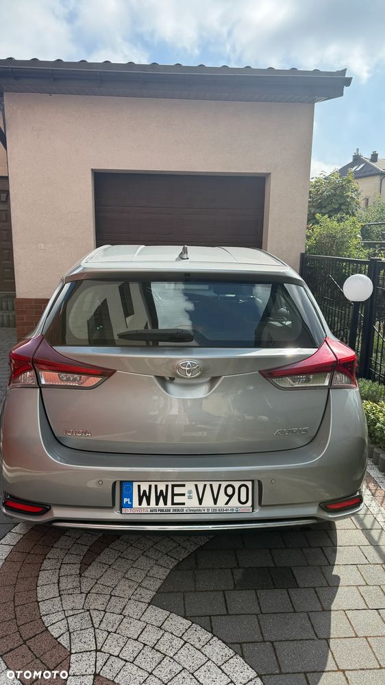 Toyota Auris 1.6 Premium - 4