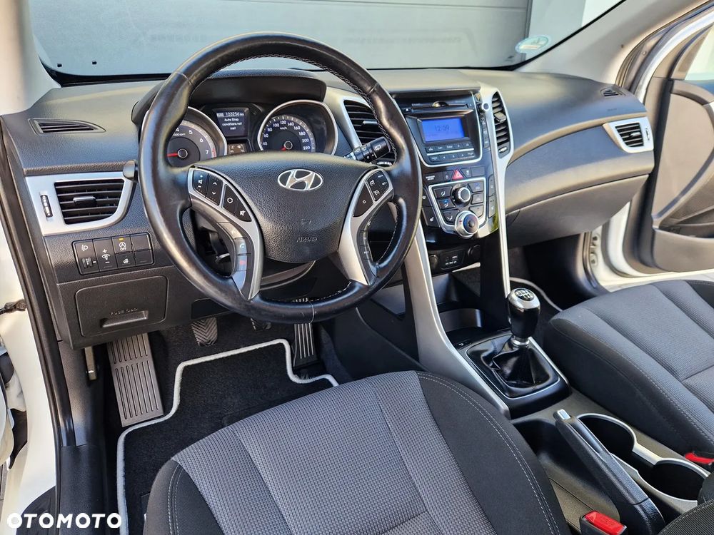 Hyundai i30 blue 1.4 YES Silver - 19