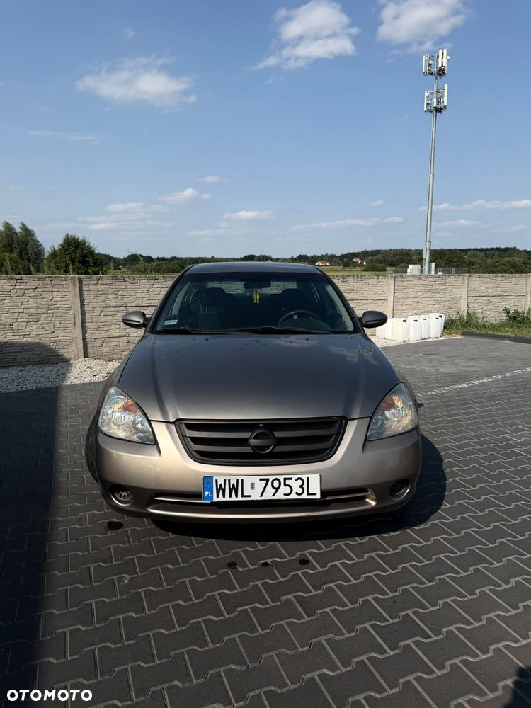 Nissan Altima - 9