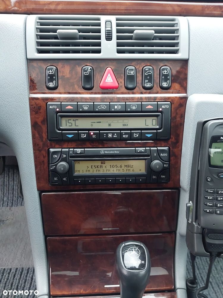 Mercedes-Benz Klasa E - 33