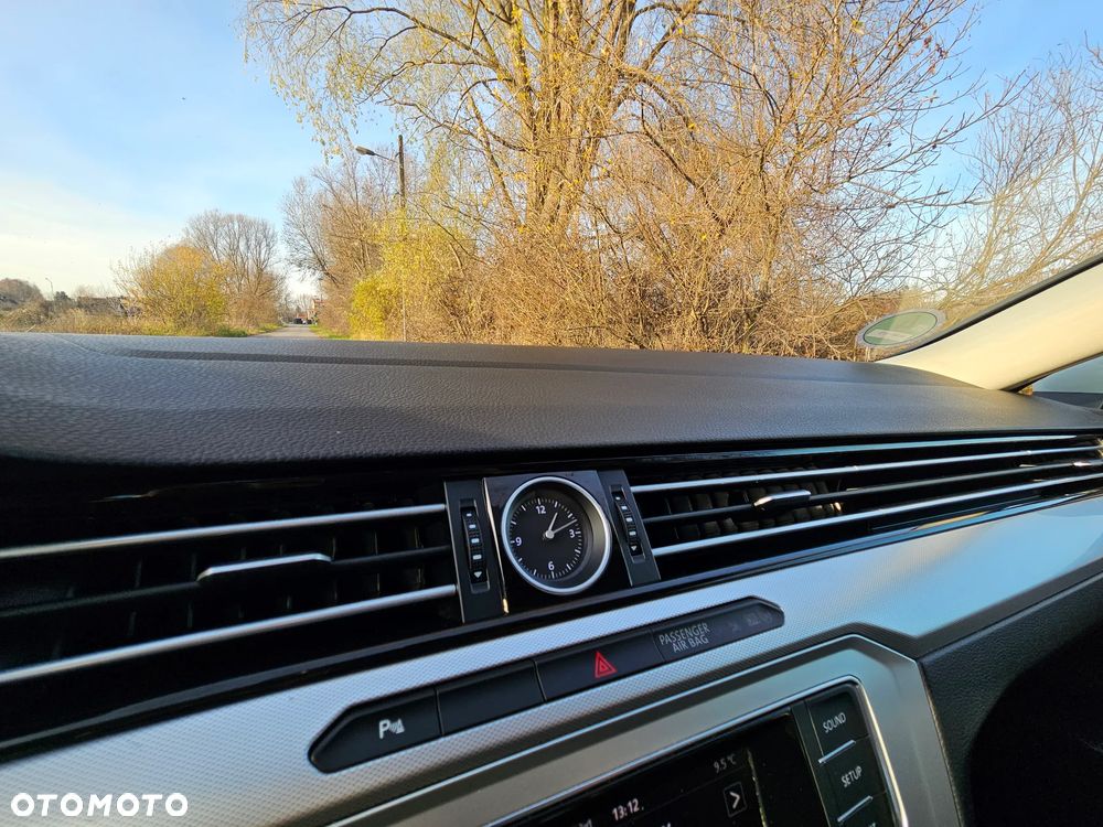 Volkswagen Passat 2.0 TDI BMT Comfortline - 27