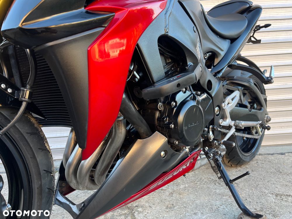 Suzuki GSX 1000 - 25