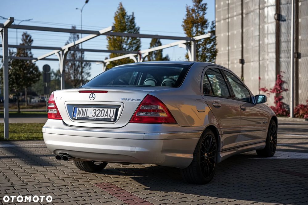 Mercedes-Benz Klasa C 32 AMG - 38