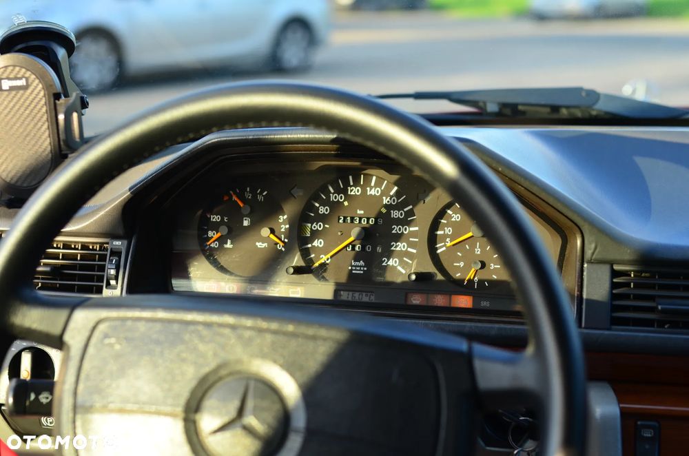 Mercedes-Benz W124 (1984-1993) - 33