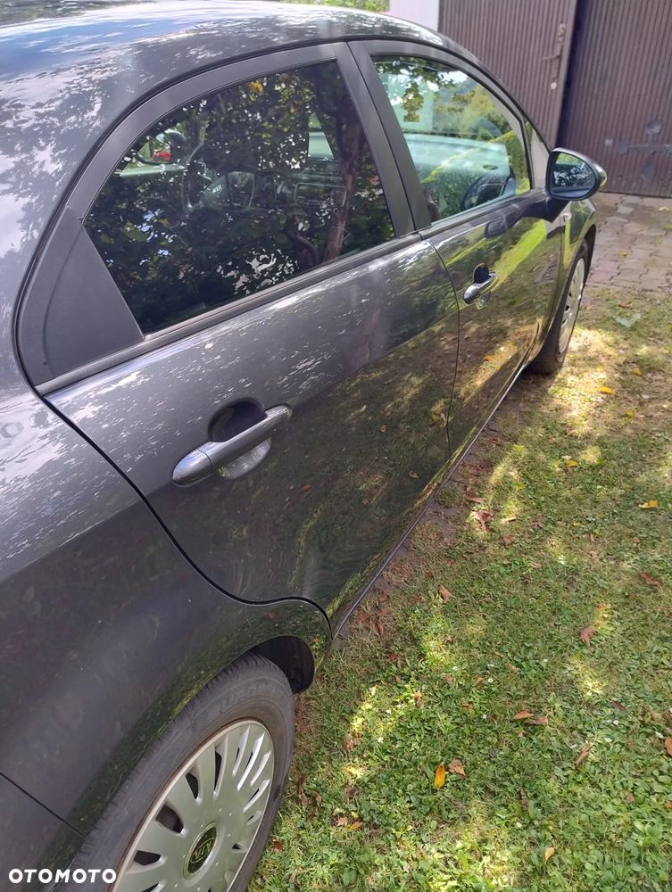 Kia Rio - 7