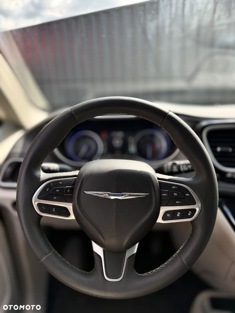 Chrysler Pacifica - 8