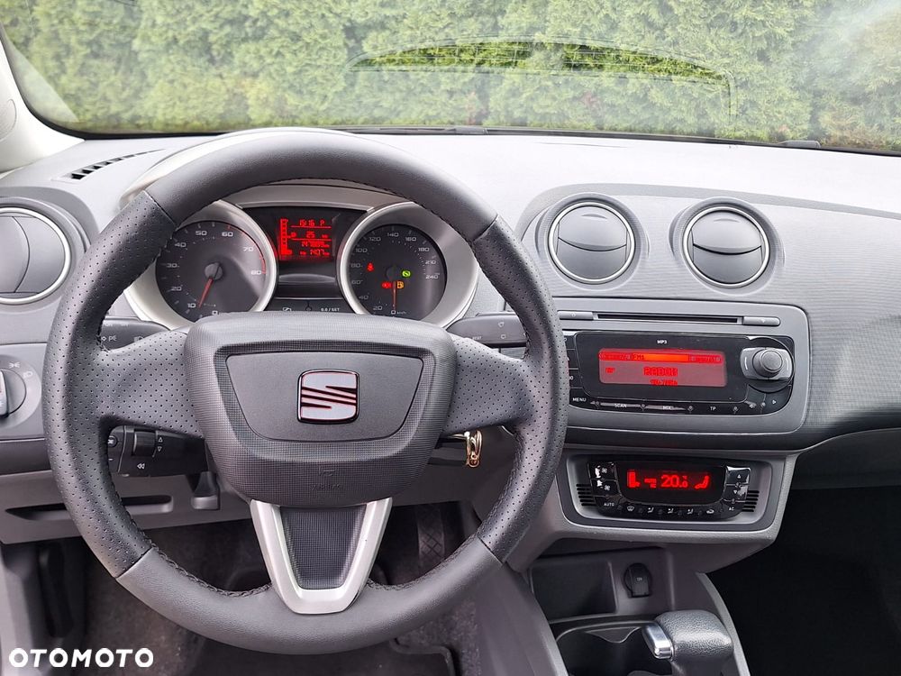 Seat Ibiza 1.6 16V Reference DSG - 11