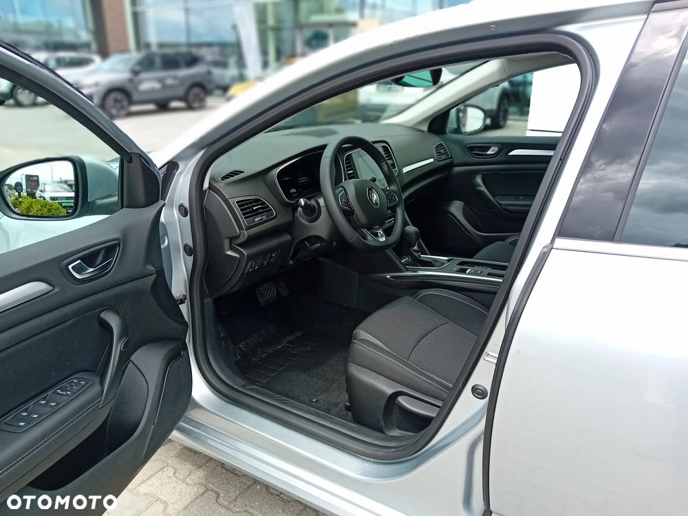 Renault Megane 1.3 TCe Techno EDC - 11