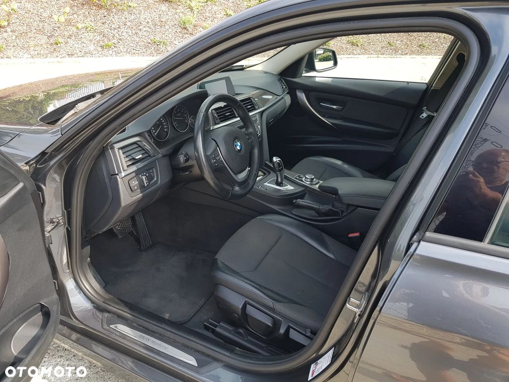BMW Seria 3 - 12
