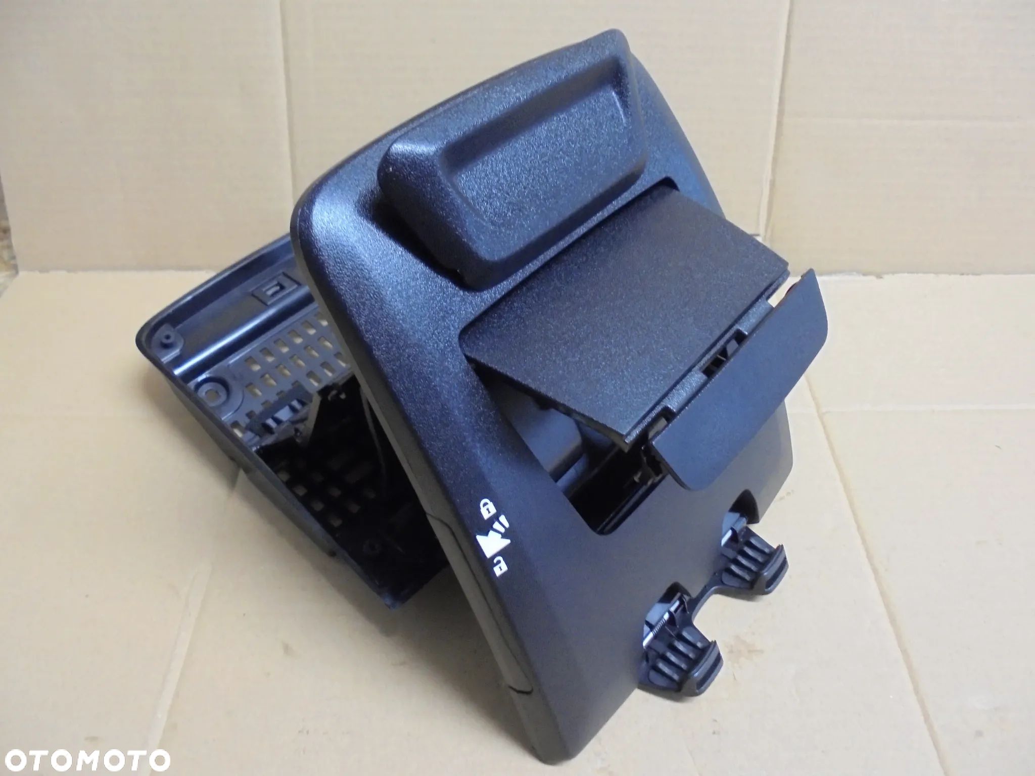 KIESZEŃ SCHOWEK FIAT DUCATO POD TABLET/TEL 2011- - 1