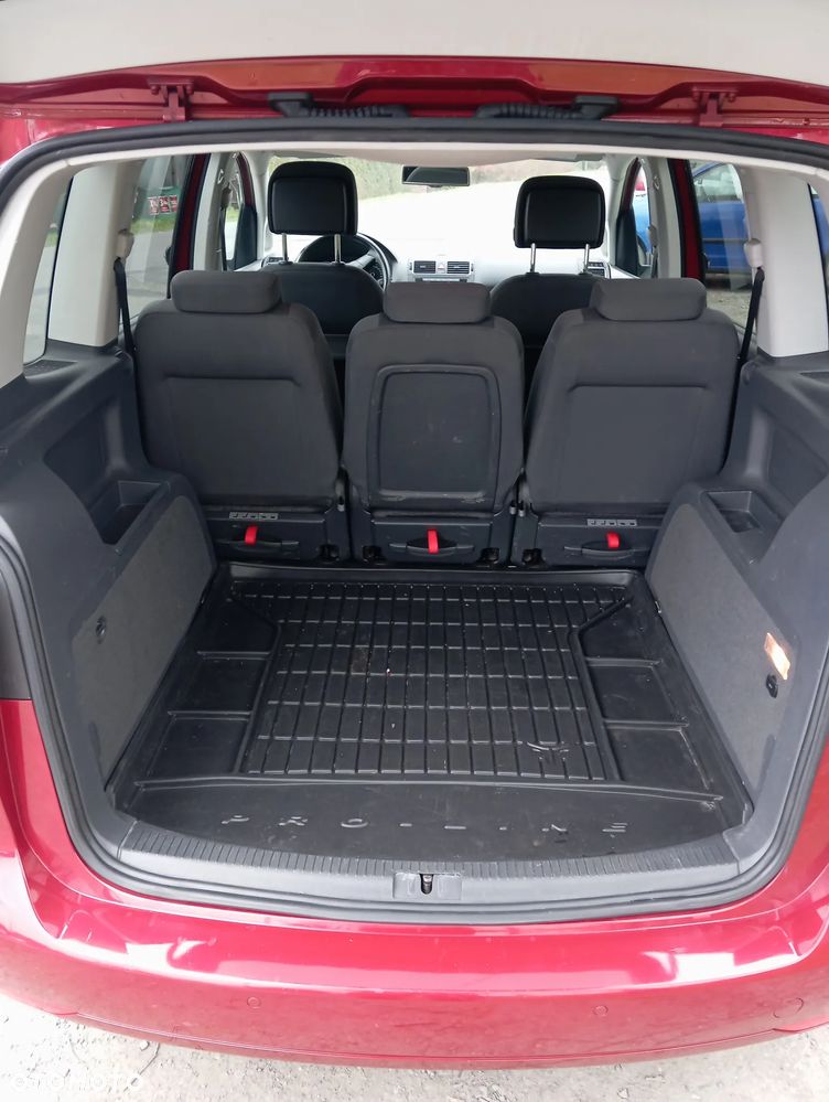 Volkswagen Touran - 14