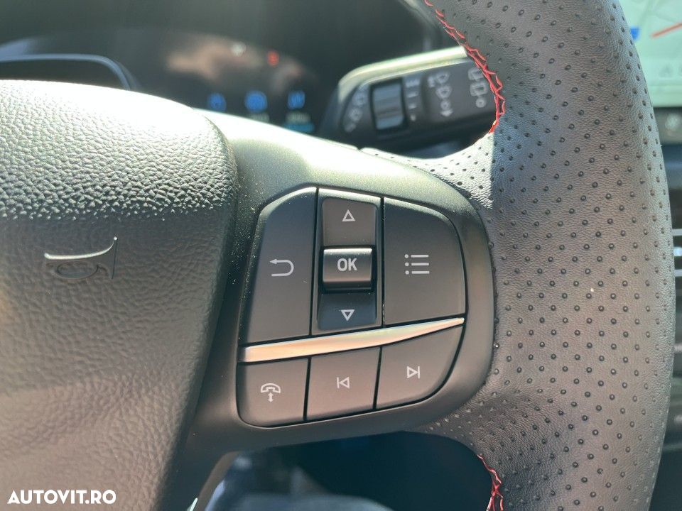 Ford Kuga - 27