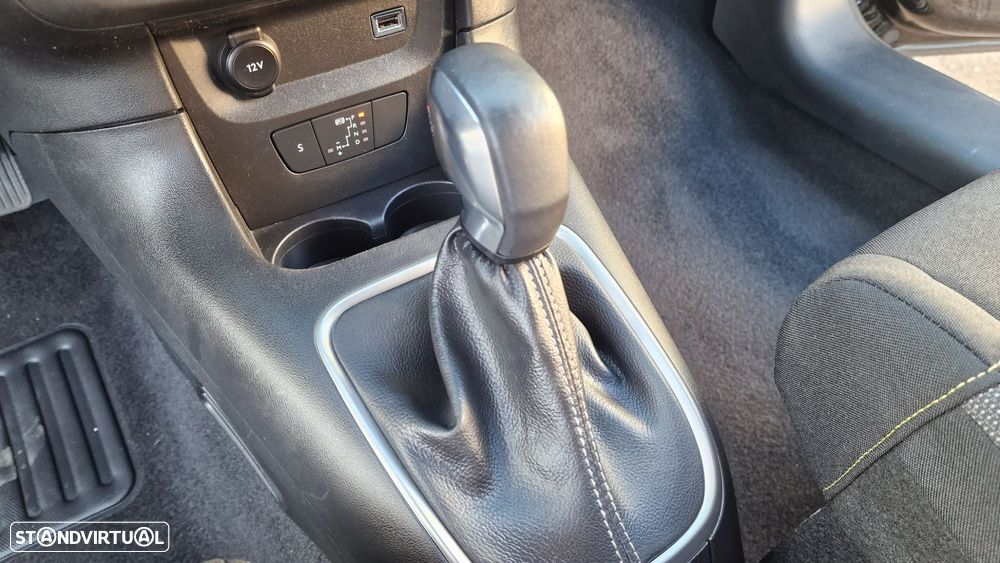 Citroën C3 1.2 PureTech Shine EAT6 - 28