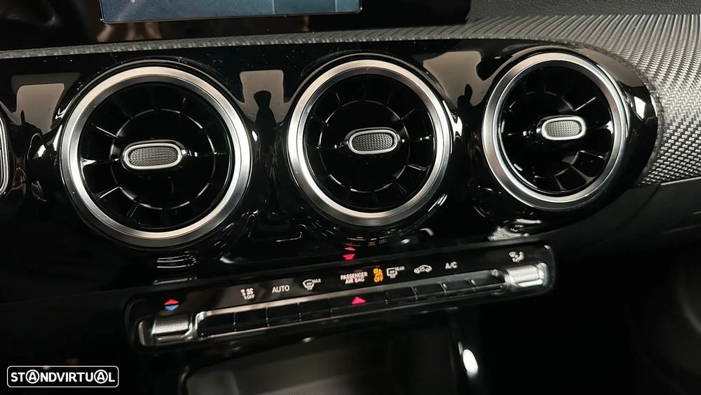 Mercedes-Benz CLA 180 d Progressive - 22