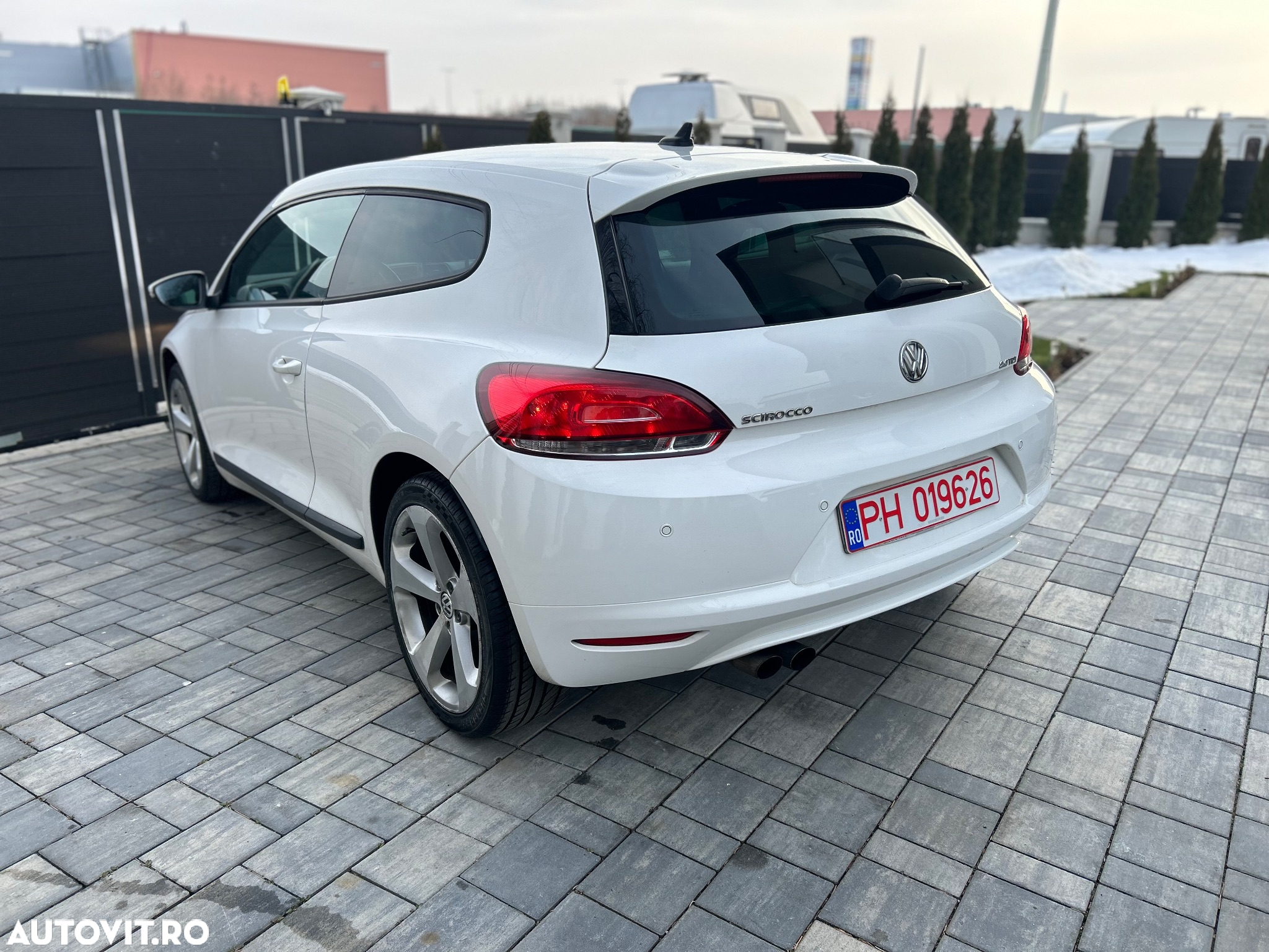Volkswagen Scirocco 2.0 TDI Blue Motion Technologie Life - 4