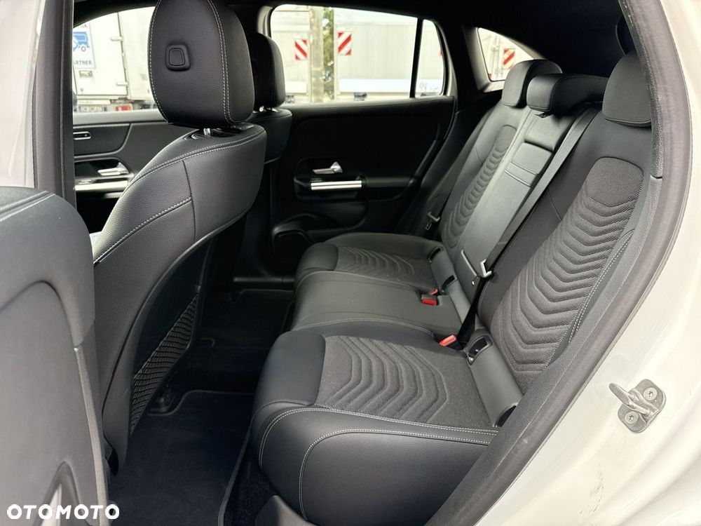 Mercedes-Benz EQA 250+ 70.5kWh Progressive - 15