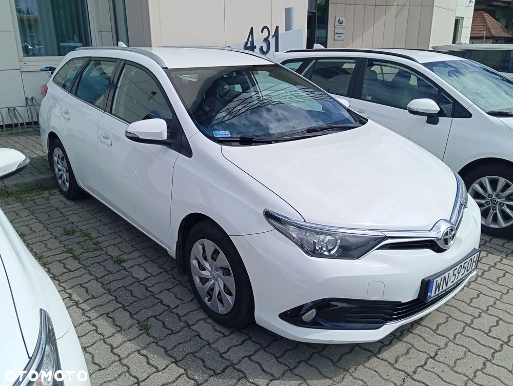 Toyota Auris 1.6 Premium - 2