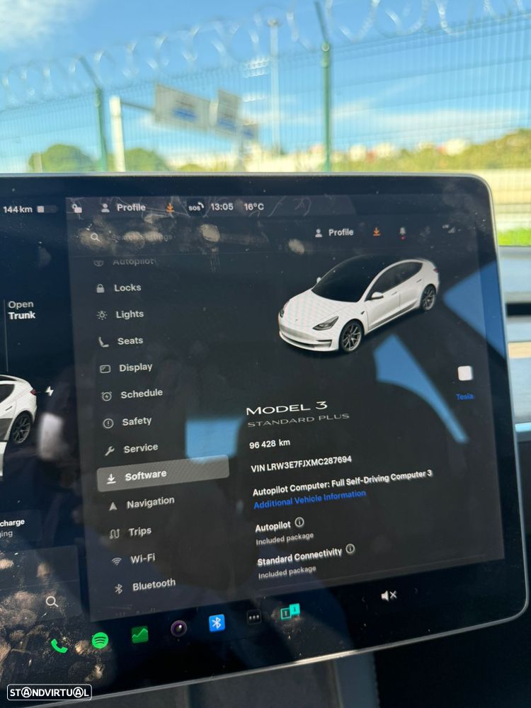 Tesla Model 3 Standard Range Plus RWD - 32
