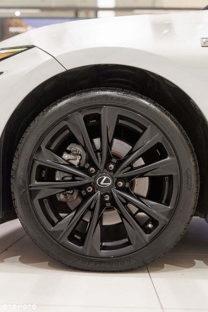 Lexus ES 300h F Sport Design - 23