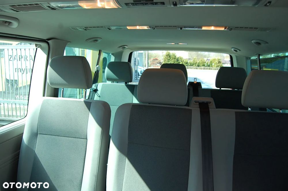 Volkswagen Caravelle - 38