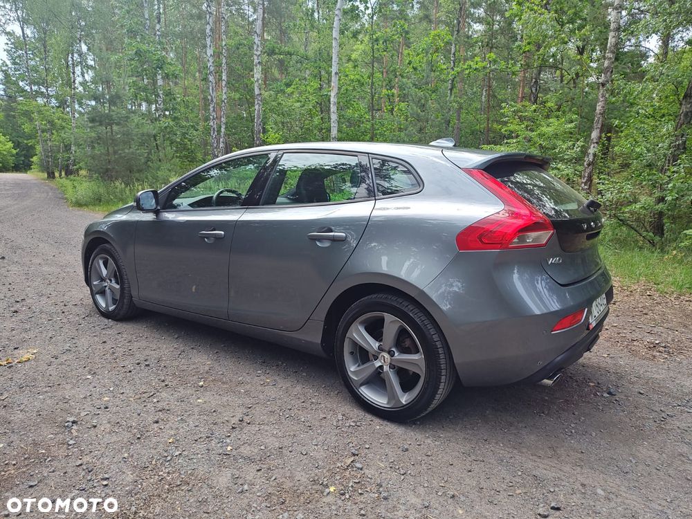 Volvo V40 T3 Drive-E Momentum - 26