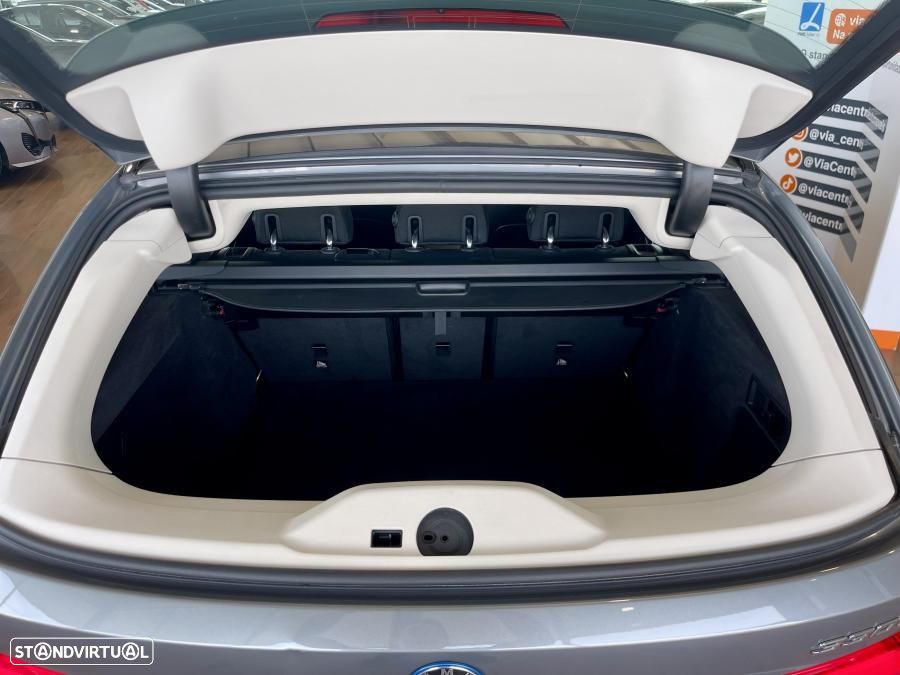 BMW 330 e Corporate Edition Auto - 40