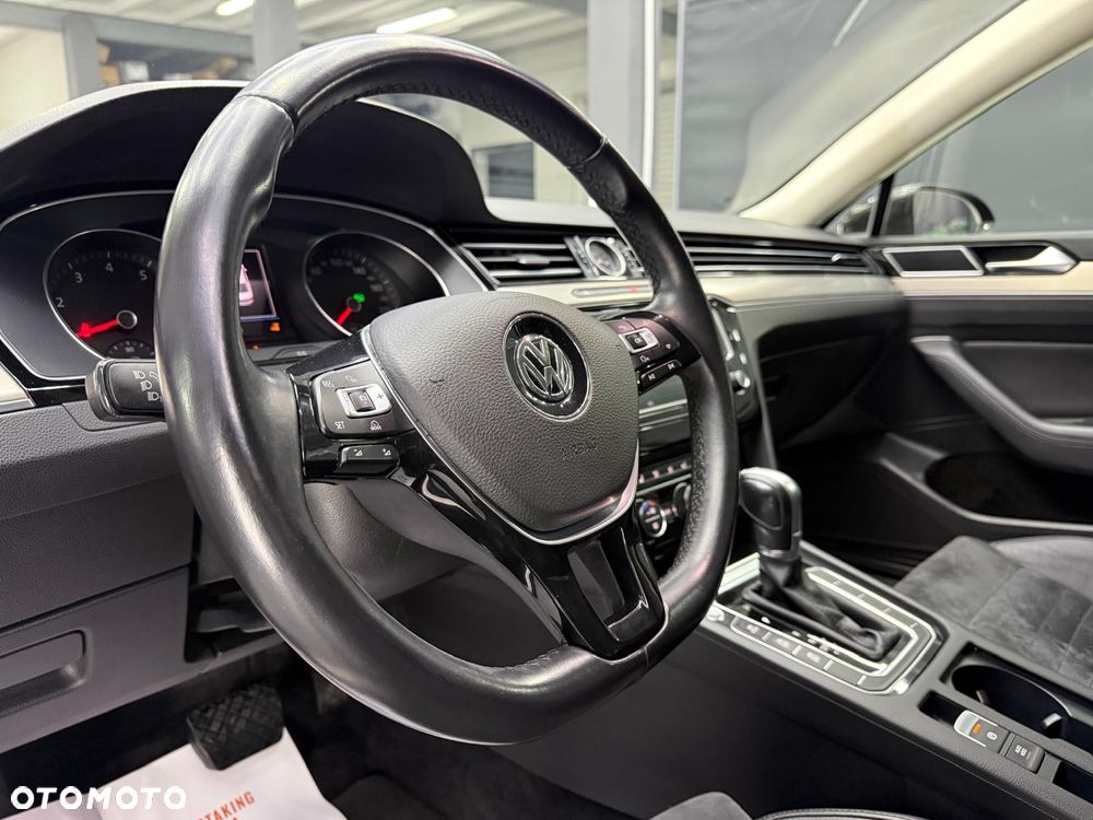 Volkswagen Passat 1.8 TSI (BlueMotion Technology) DSG Highline - 17