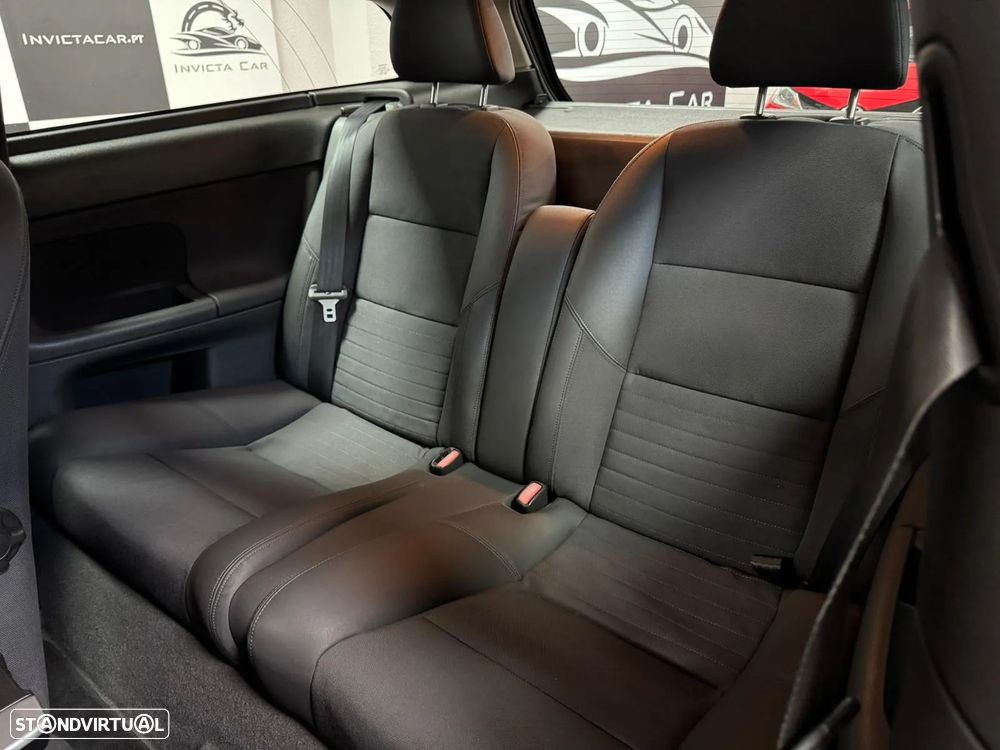 Volvo C30 2.0 D R-Design - 37