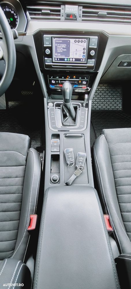 Volkswagen Passat 2.0 TDI DSG Highline - 18