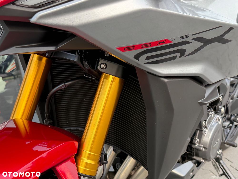 Suzuki GSX 1000 - 38