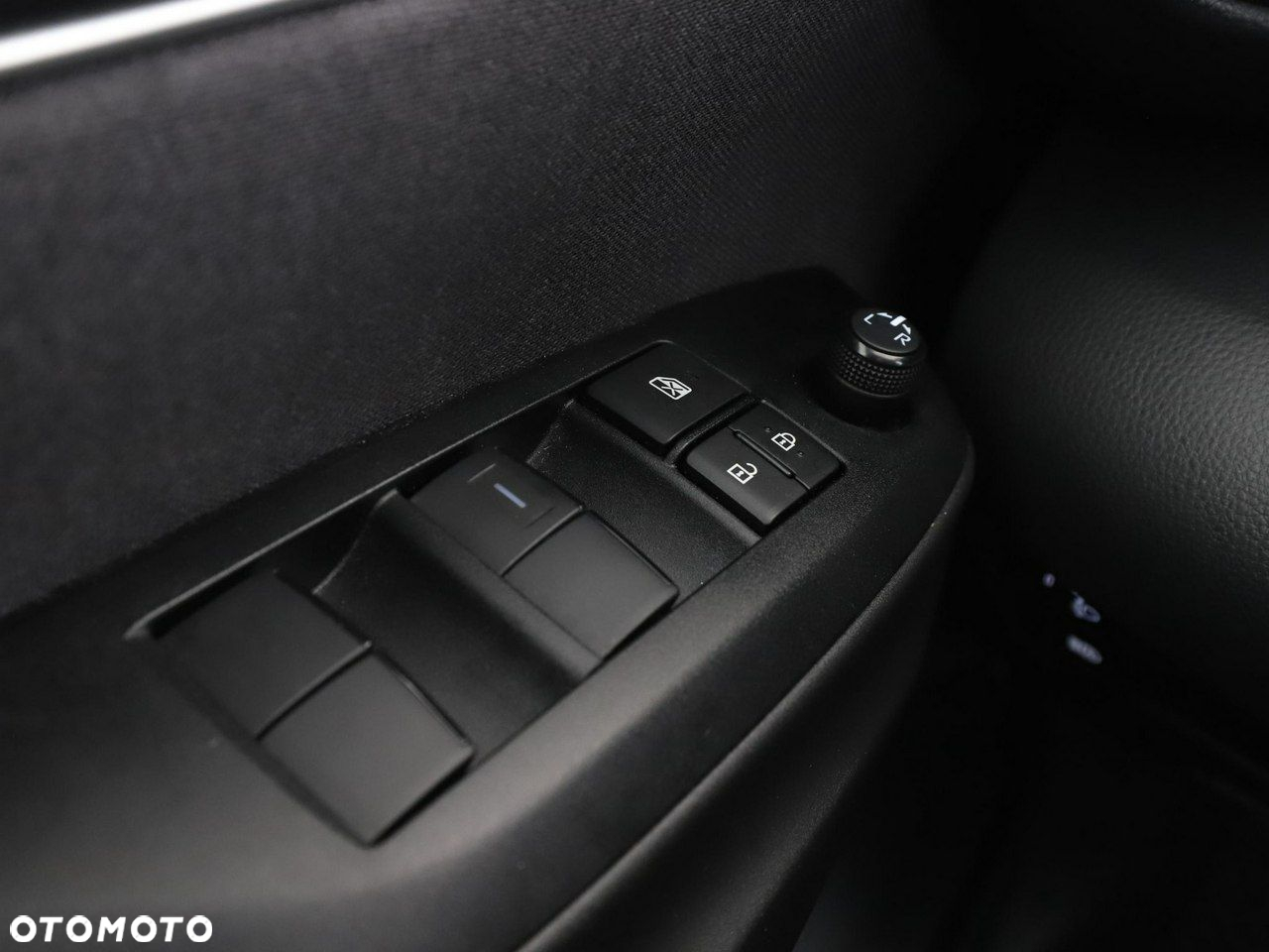 Toyota Yaris Hybrid 1.5 Style - 33